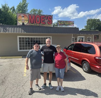 Robb Carter at Moe's